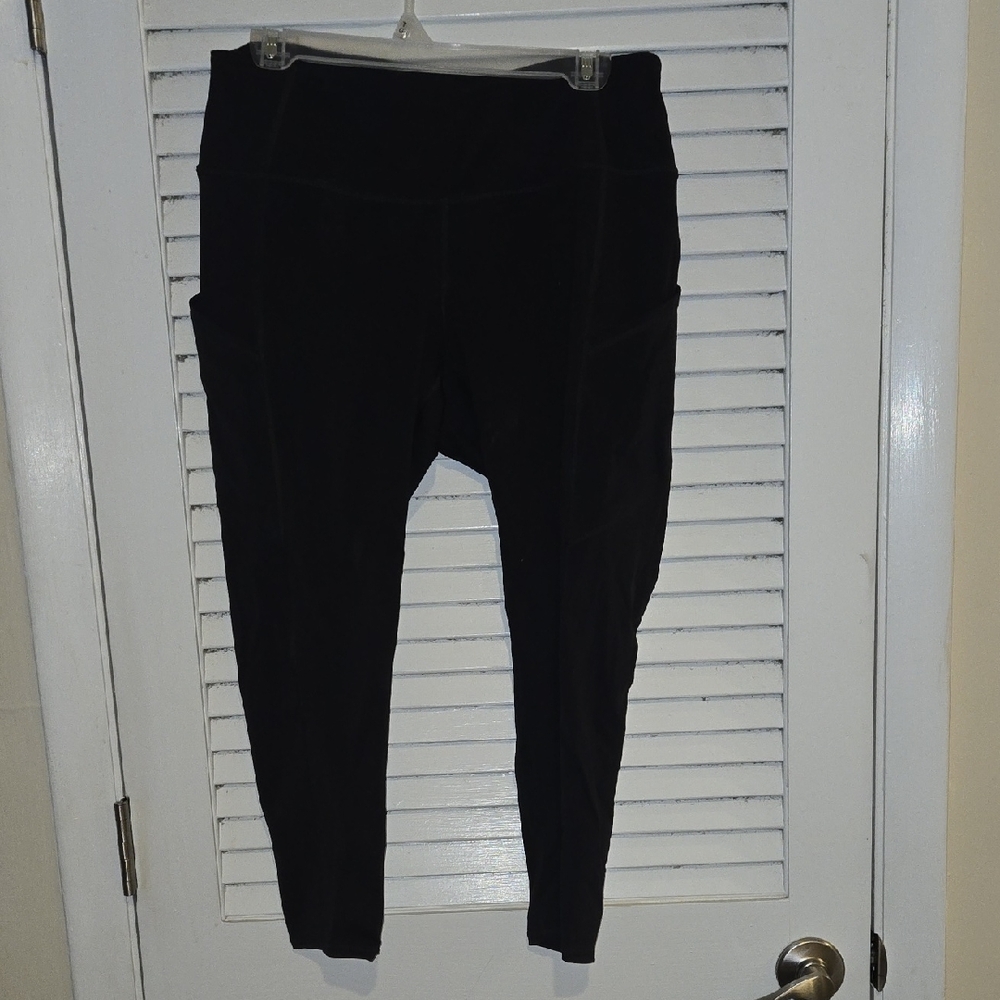 NWOT Torrid Black Active leggings w pocket size 0